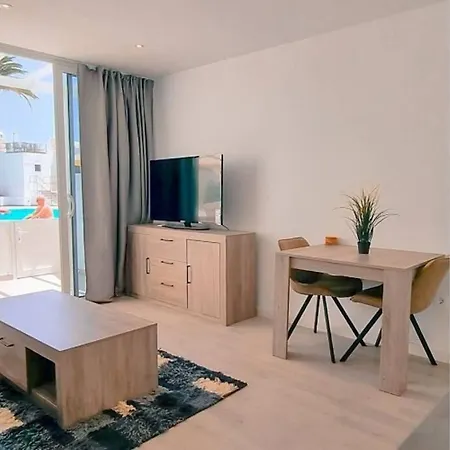 Air Conditioned 2 Bedroom Poolside Free Wifi Tv Package Includes Uk And European Channels Free On Street Parking Bright And Modern With Fridge Freezer And Washing Machine *